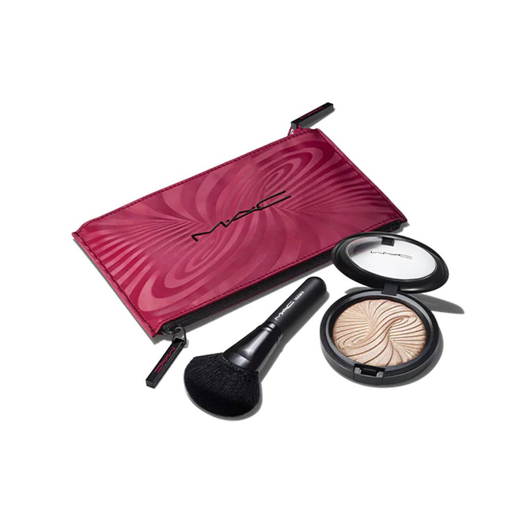 trick of the light extra dimension skinfinish kit set mac: textile makeup bag, burgundy + mac, multi face brush, 143s + extra dimension skinfinish, highlighter powder, magnetic attraction, 9 g trick of the light extra dimension skinfinish kit set mac: textile makeup bag, burgundy + mac, multi face brush, 143s + extra dimension skinfinish, highlighter powder, magnetic attraction, 9 g